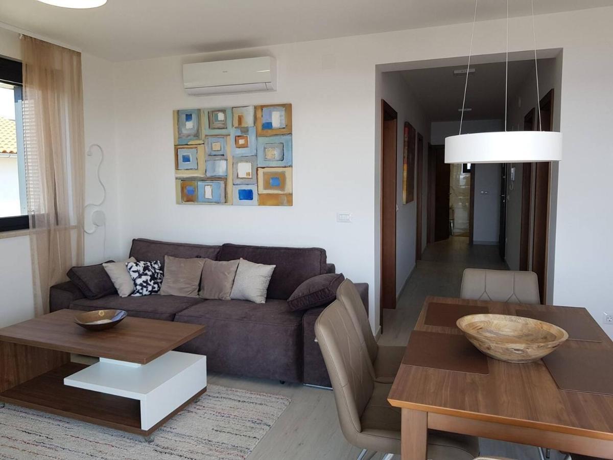 Family Friendly Apartments With A Swimming Pool Sveti Filip I Jakov, Biograd - 19325 Bagian luar foto